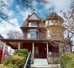 photo of queen anne victorian home